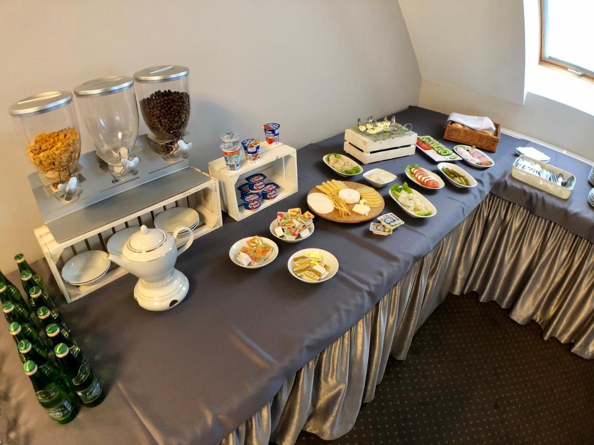 Bed and breakfast Nad Stawem 3*