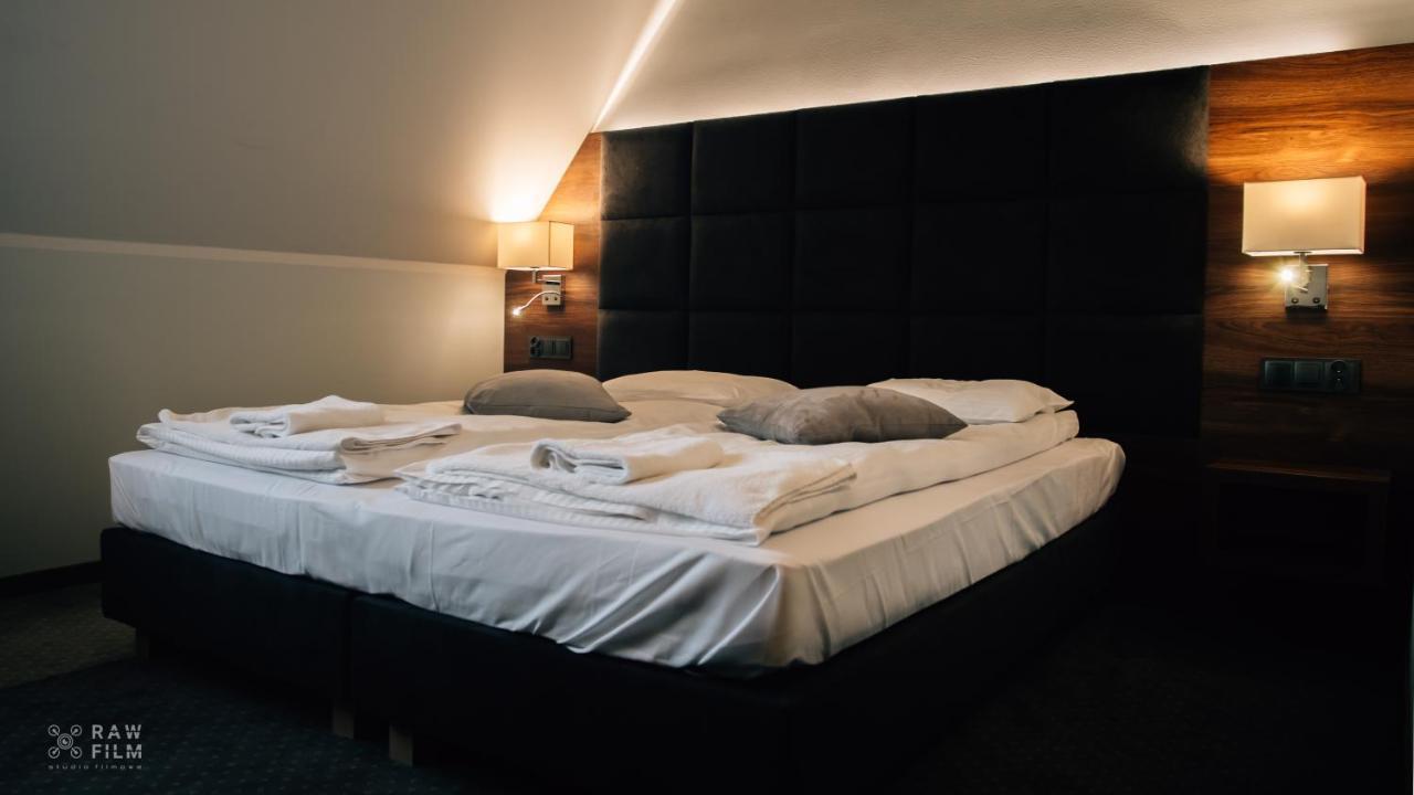 Nad Stawem Bed and breakfast